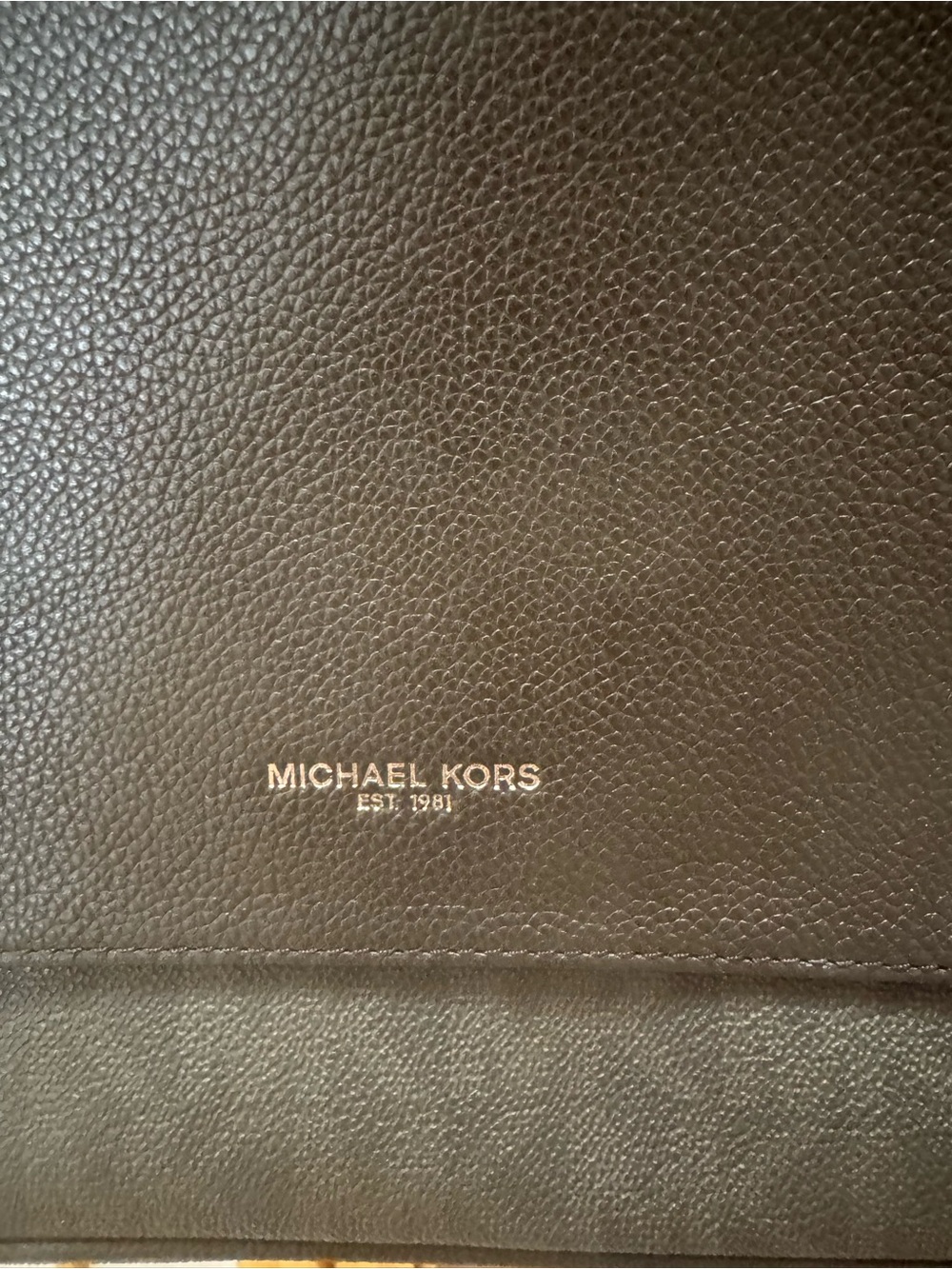 NWOT Michael Kors Mason Explorer Large Brown Laptop Bag
This unisex laptop b
